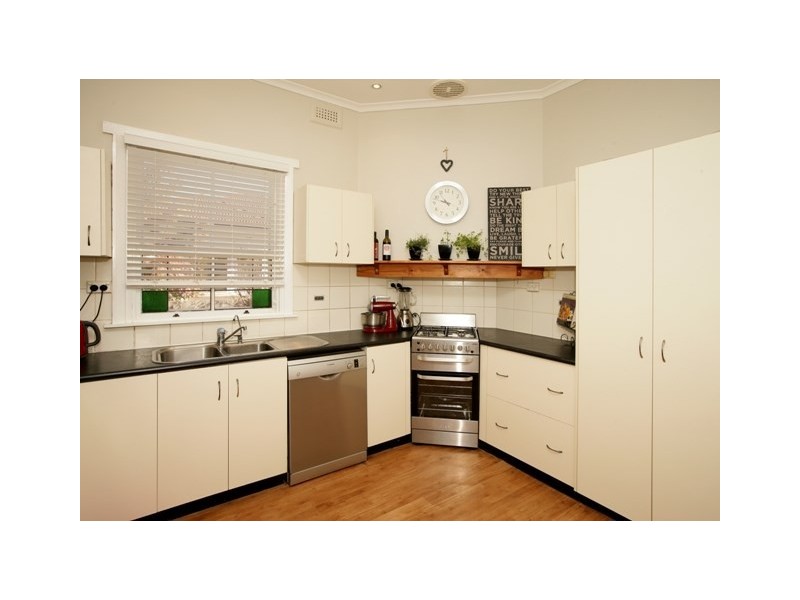 44 Meurant Avenue, Wagga Wagga NSW 2650