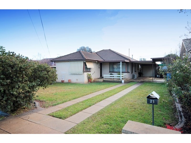 21 Huthwaite Street, Mount Austin NSW 2650