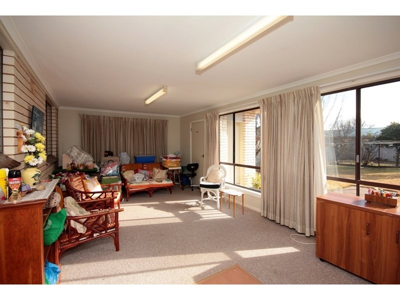 21 Huthwaite Street, Mount Austin NSW 2650