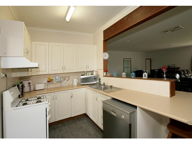 2 Fernleigh Road, Mount Austin NSW 2650