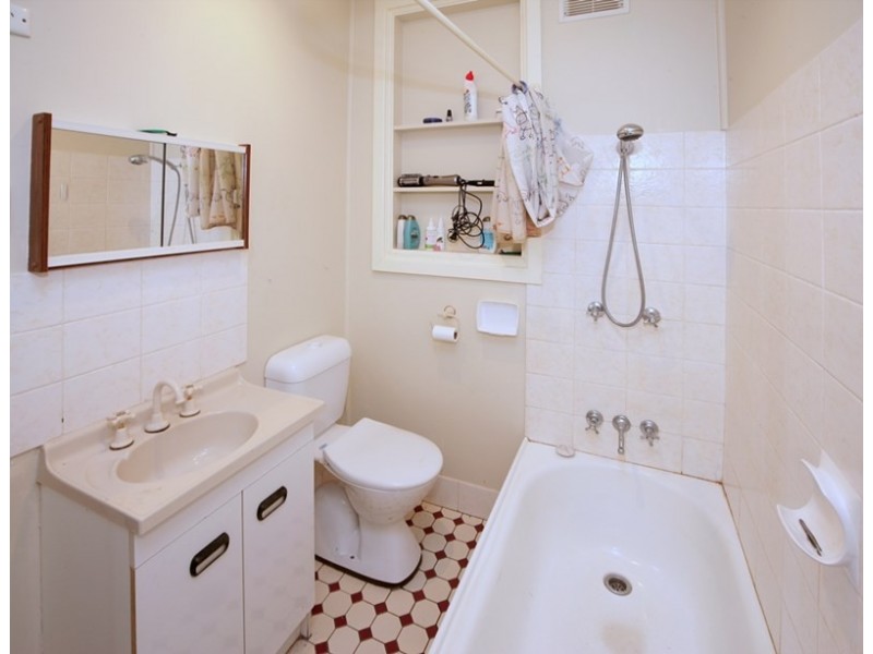 2 Fernleigh Road, Mount Austin NSW 2650