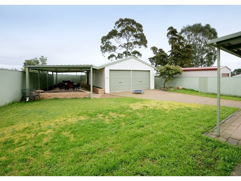2 Fernleigh Road, Mount Austin NSW 2650