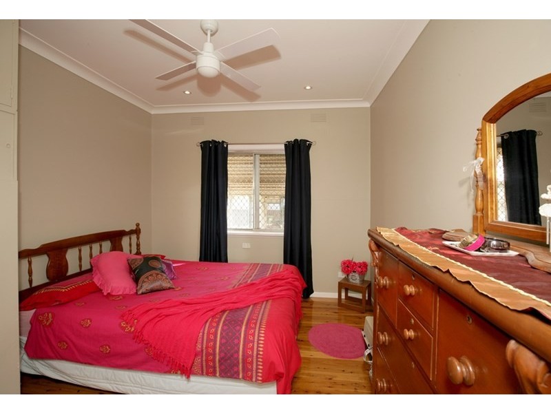 32 Walteela Avenue, Mount Austin NSW 2650