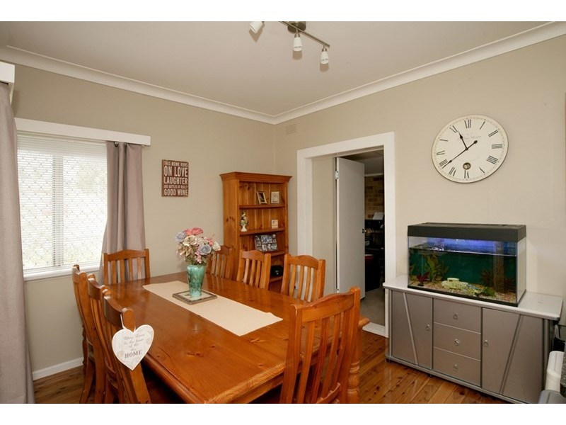 32 Walteela Avenue, Mount Austin NSW 2650