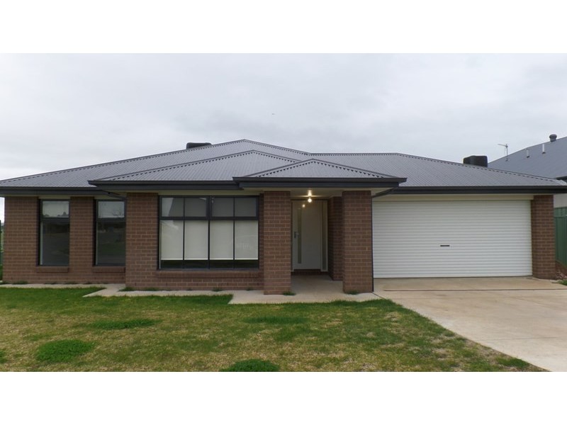 27 Melaleuca Drive, Forest Hill NSW 2651