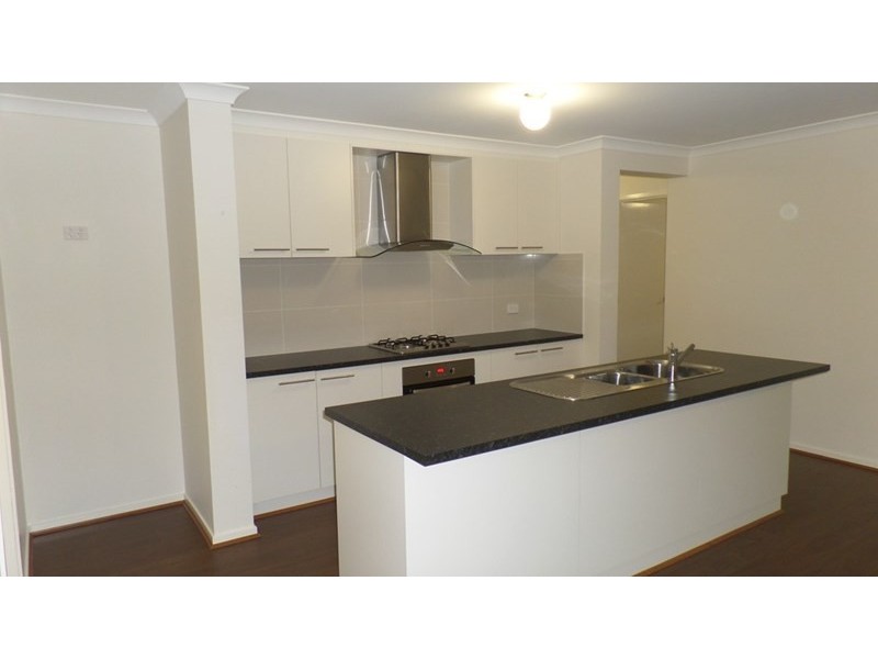 27 Melaleuca Drive, Forest Hill NSW 2651