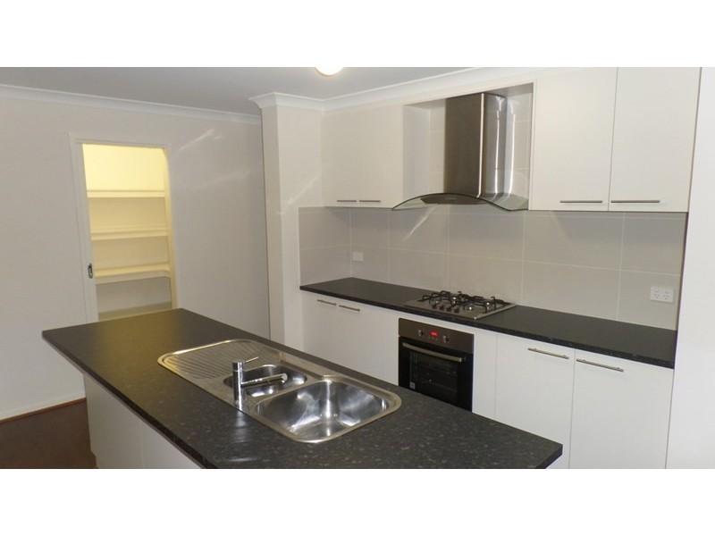 27 Melaleuca Drive, Forest Hill NSW 2651