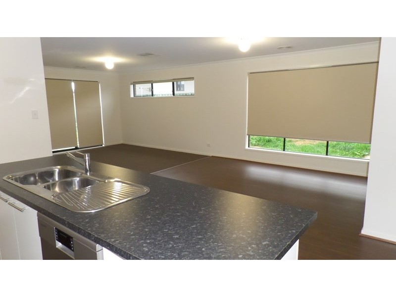 27 Melaleuca Drive, Forest Hill NSW 2651