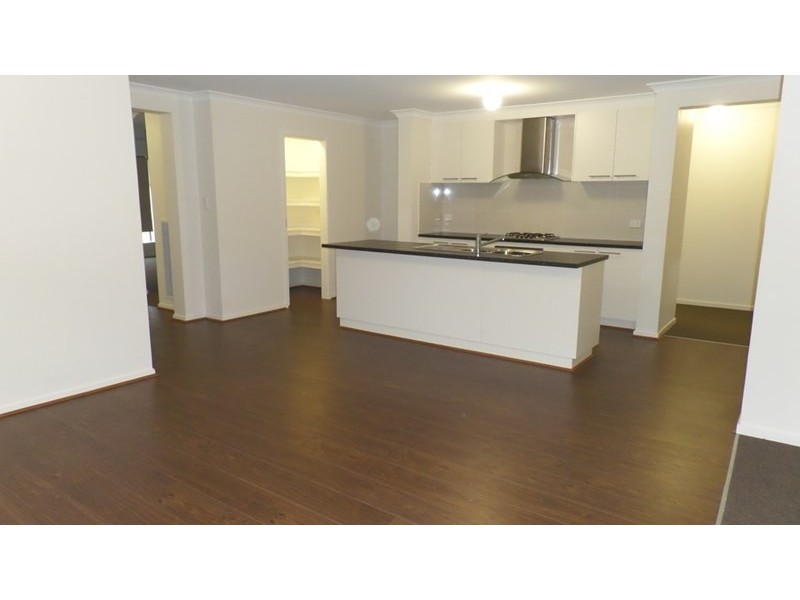 27 Melaleuca Drive, Forest Hill NSW 2651