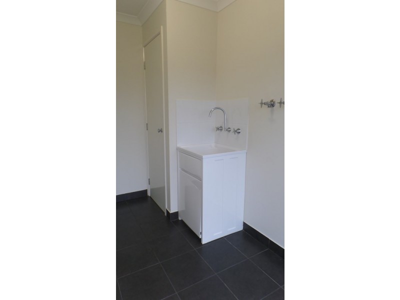 27 Melaleuca Drive, Forest Hill NSW 2651