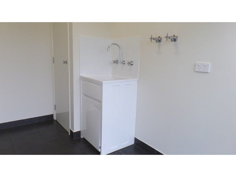 27 Melaleuca Drive, Forest Hill NSW 2651