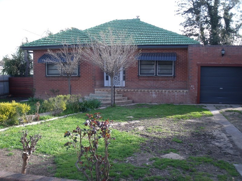 42 Slocum Street, Wagga Wagga NSW 2650