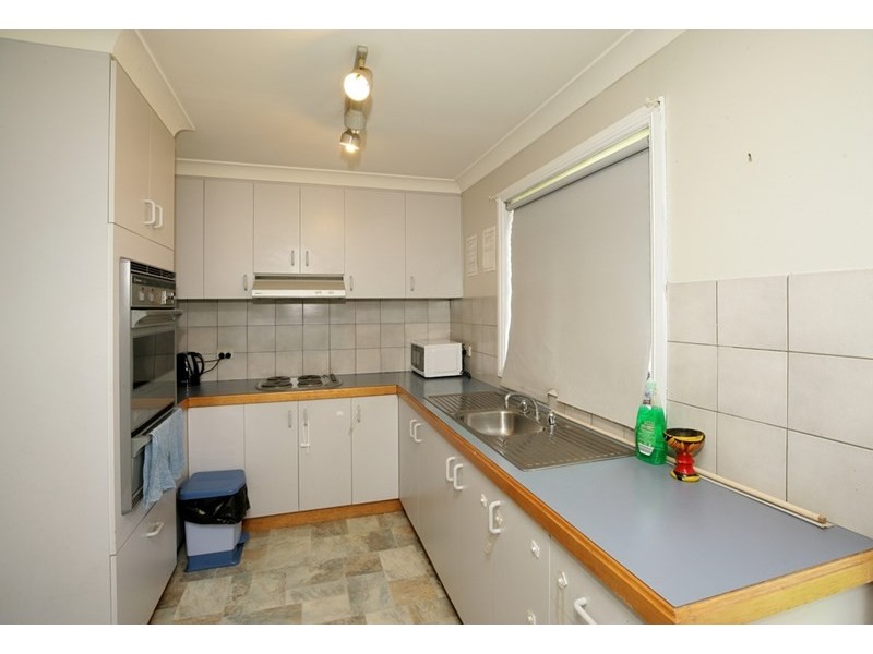 1/2 Borneo Place, Ashmont NSW 2650