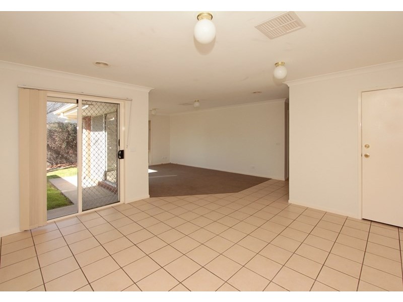 72 Paldi Crescent, Wagga Wagga NSW 2650