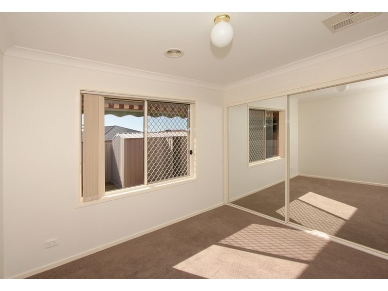 72 Paldi Crescent, Wagga Wagga NSW 2650