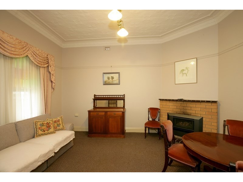 66 The Esplanade, Wagga Wagga NSW 2650
