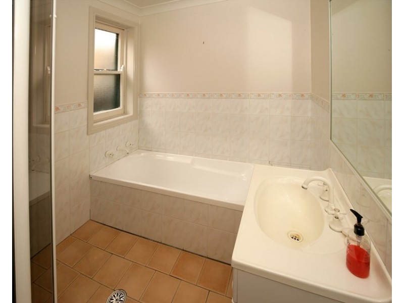 66 The Esplanade, Wagga Wagga NSW 2650