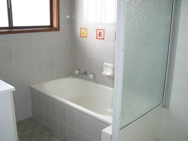 33 Allambie Way, Wagga Wagga NSW 2650