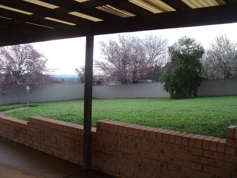 33 Allambie Way, Wagga Wagga NSW 2650