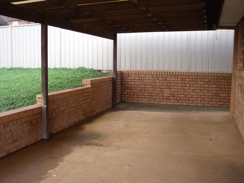 33 Allambie Way, Wagga Wagga NSW 2650