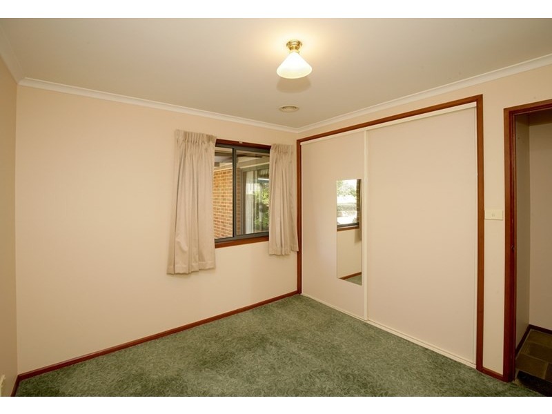 6 Roberts Way, Kooringal NSW 2650