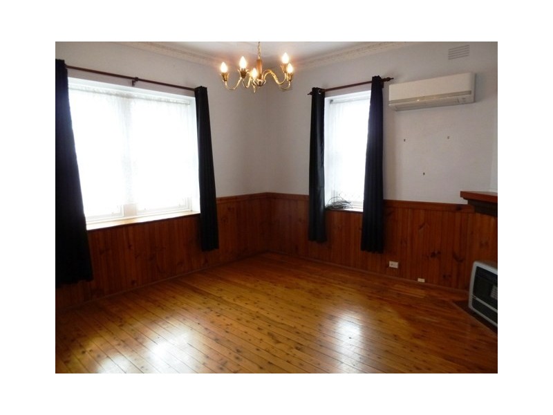 42 Coleman Street, Wagga Wagga NSW 2650