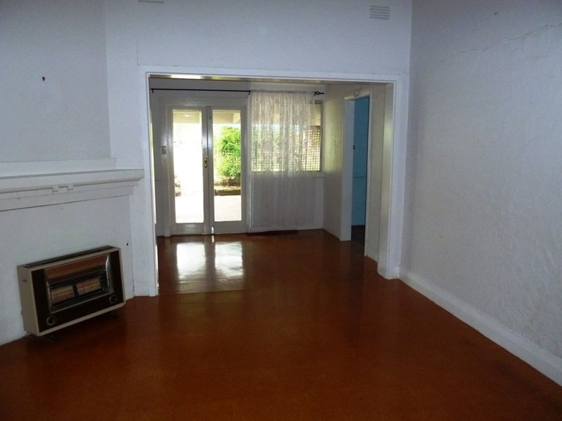 42 Coleman Street, Wagga Wagga NSW 2650