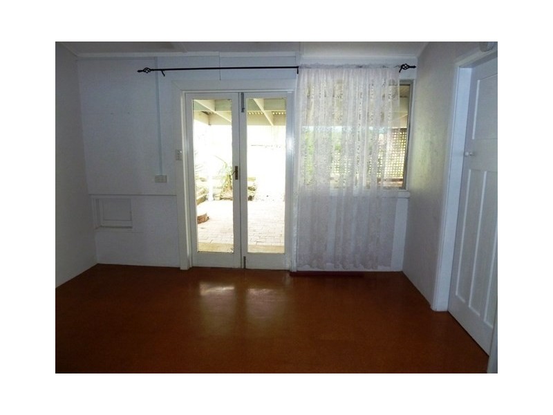 42 Coleman Street, Wagga Wagga NSW 2650