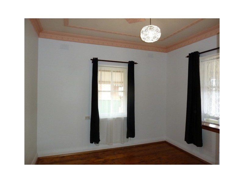 42 Coleman Street, Wagga Wagga NSW 2650