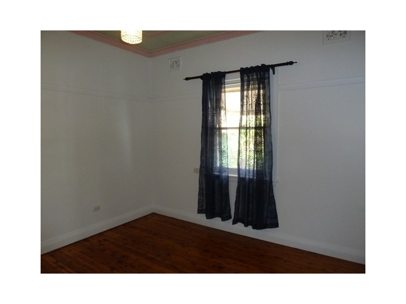 42 Coleman Street, Wagga Wagga NSW 2650