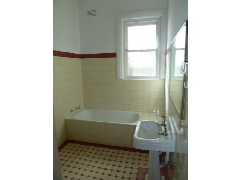 42 Coleman Street, Wagga Wagga NSW 2650