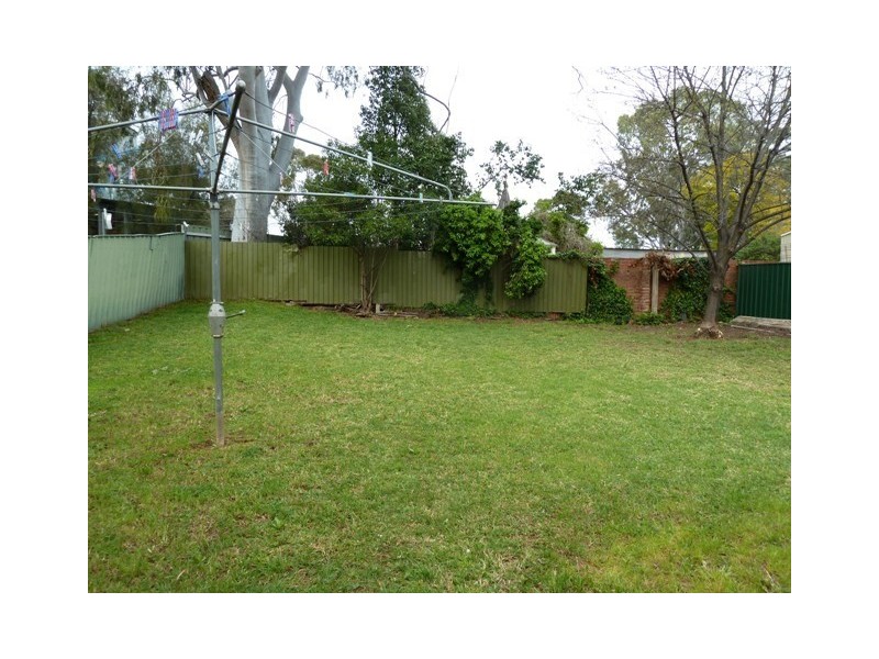 42 Coleman Street, Wagga Wagga NSW 2650