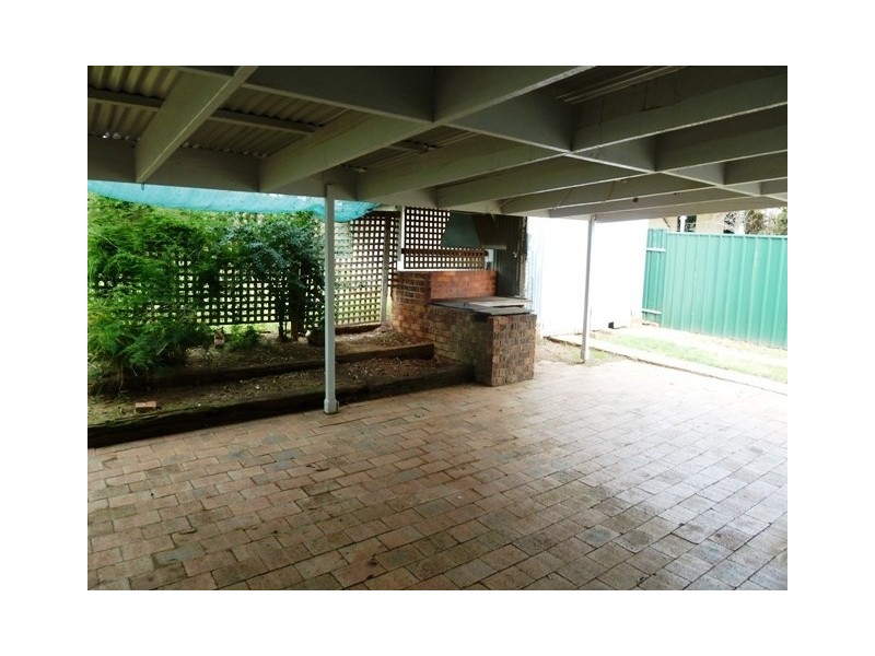 42 Coleman Street, Wagga Wagga NSW 2650