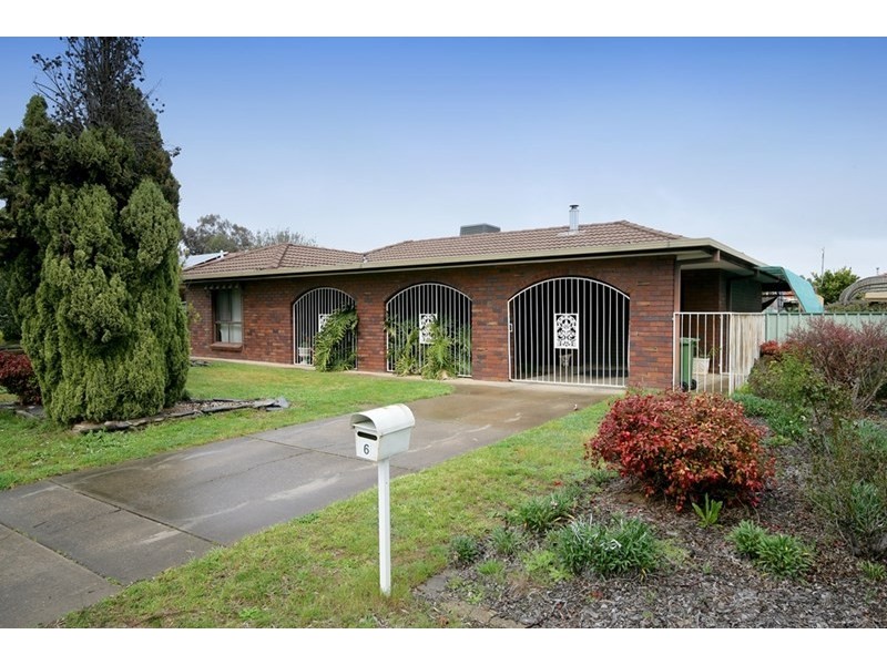 6 Ontario Drive, Lake Albert NSW 2650