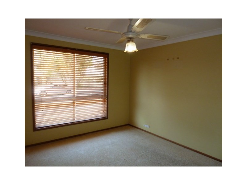 17 Sackville Drive, Forest Hill NSW 2651
