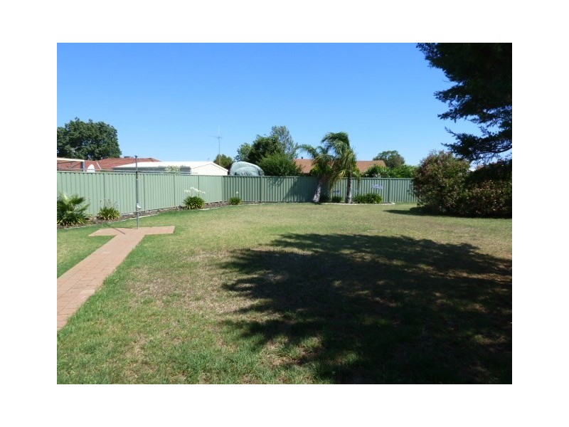 17 Sackville Drive, Forest Hill NSW 2651