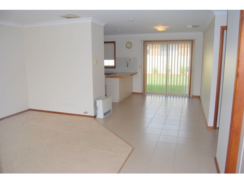 1/137 Undurra Drive, Wagga Wagga NSW 2650