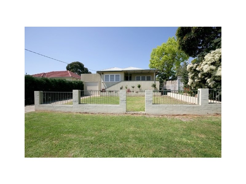 27 Croaker Street, Wagga Wagga NSW 2650