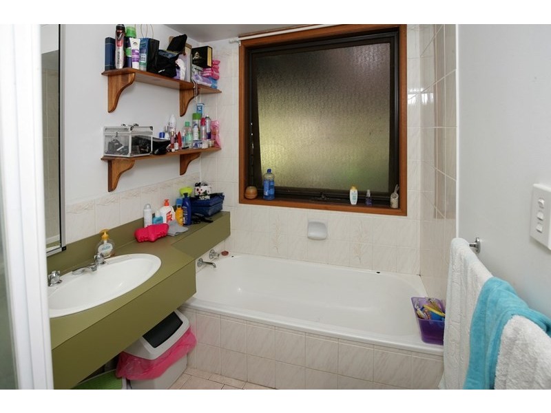 16 Adjin Street, Mount Austin NSW 2650