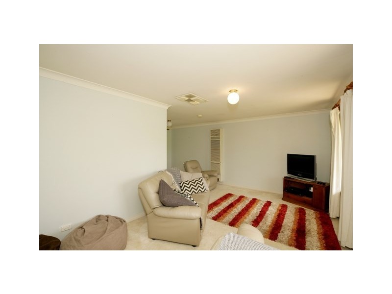 36 Gunn Drive, Wagga Wagga NSW 2650