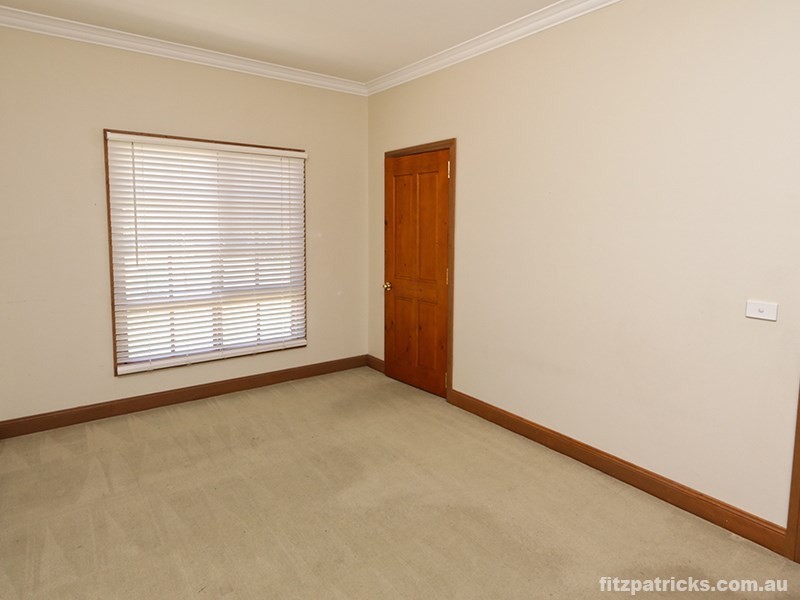 18 Rowe Street, Wagga Wagga NSW 2650