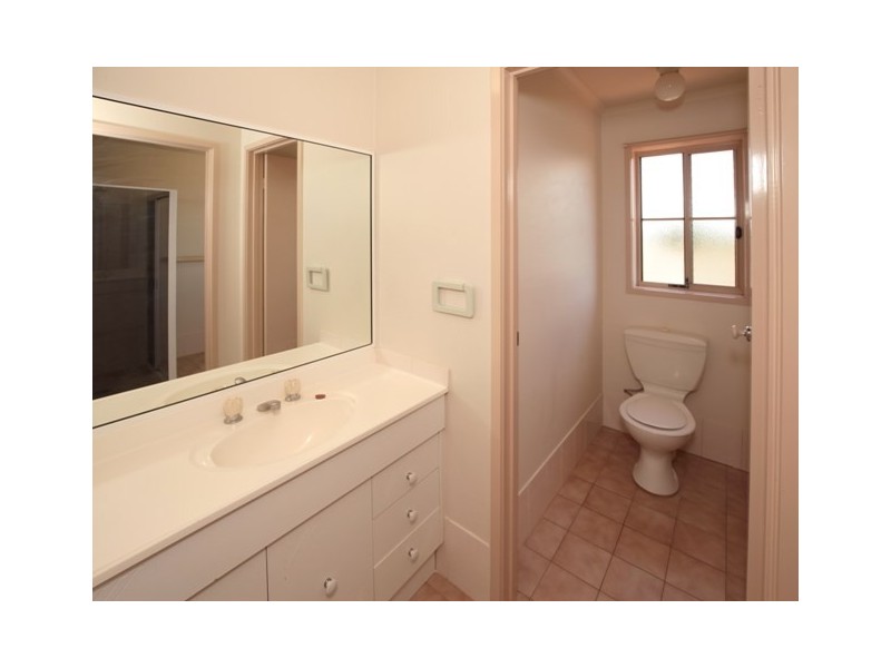 2/24 Sackville Drive, Wagga Wagga NSW 2650