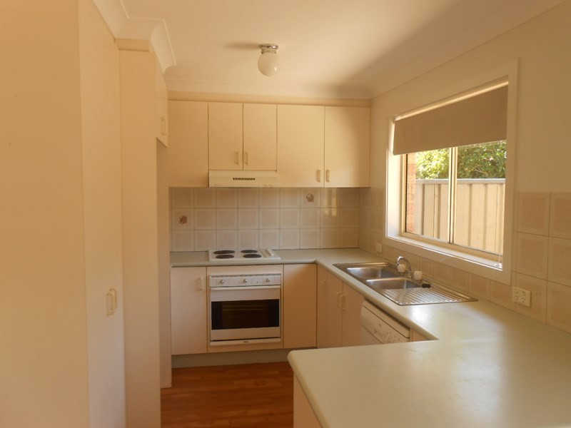 2/7 Bentley Place, Wagga Wagga NSW 2650