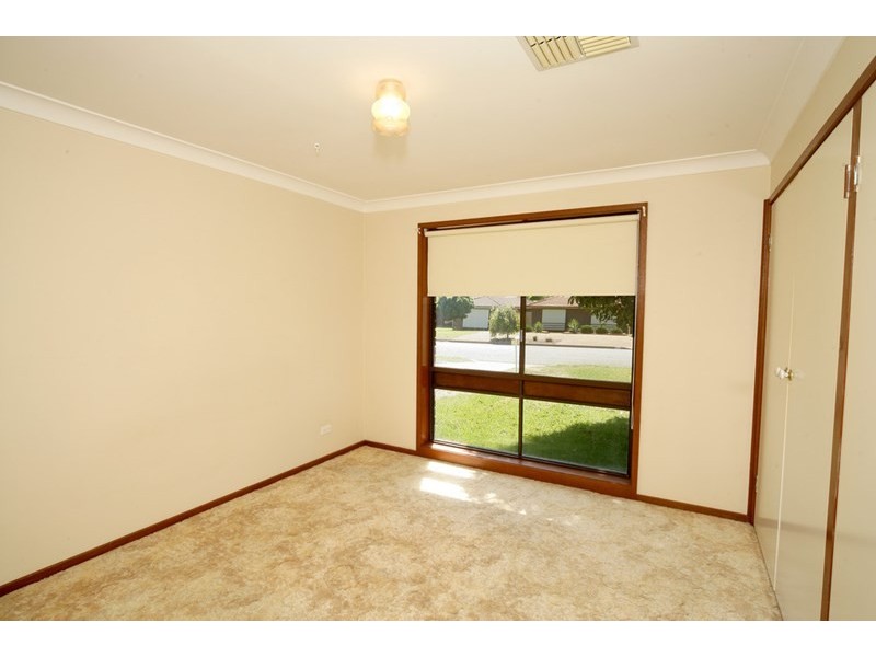 34 Naretha Street, Glenfield Park NSW 2650