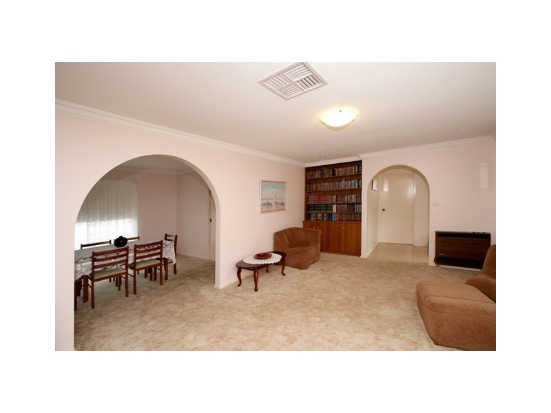 34 Oleander Crescent, Lake Albert NSW 2650