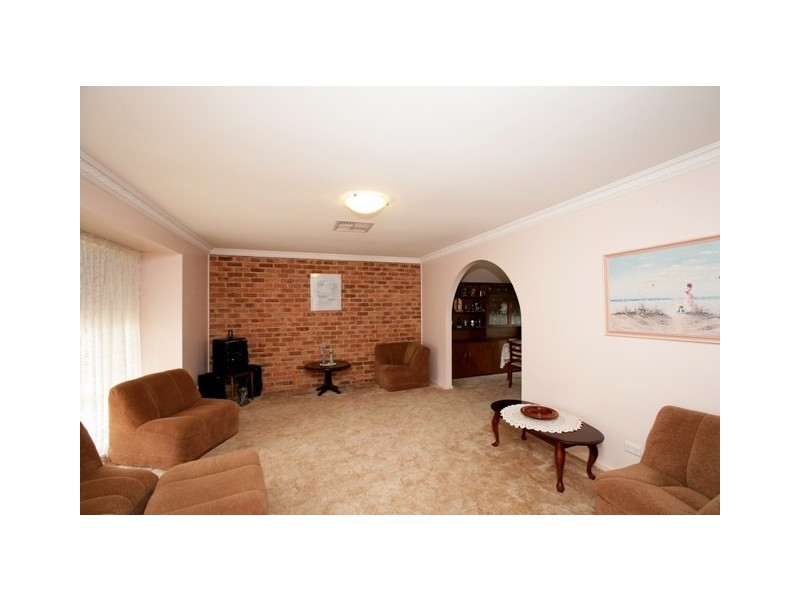 34 Oleander Crescent, Lake Albert NSW 2650