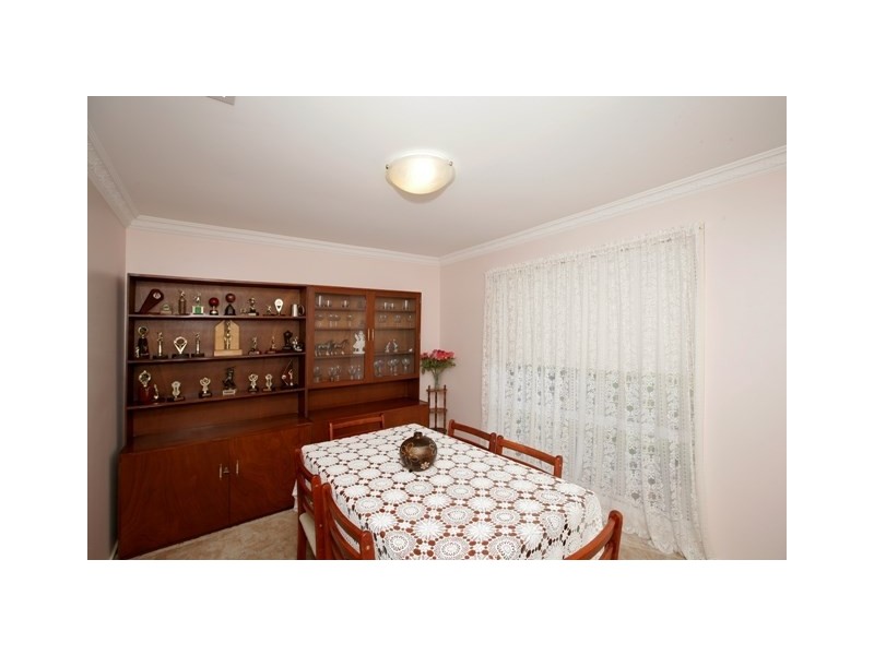 34 Oleander Crescent, Lake Albert NSW 2650