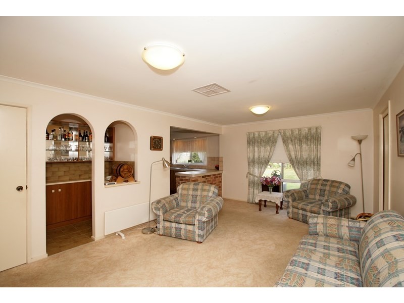 34 Oleander Crescent, Lake Albert NSW 2650