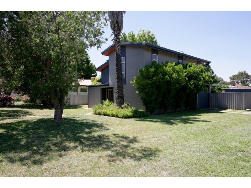 29 Cutler Avenue, Kooringal NSW 2650