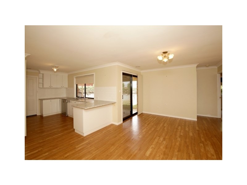 12 Galleon Place, Estella NSW 2650